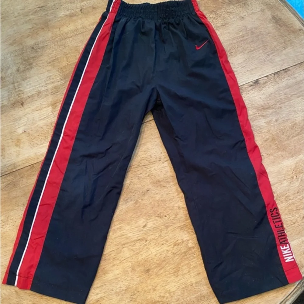 Vintage Nike Youth Size‎ 6 Red/Black Windbreaker Track Suit Set With Hood
